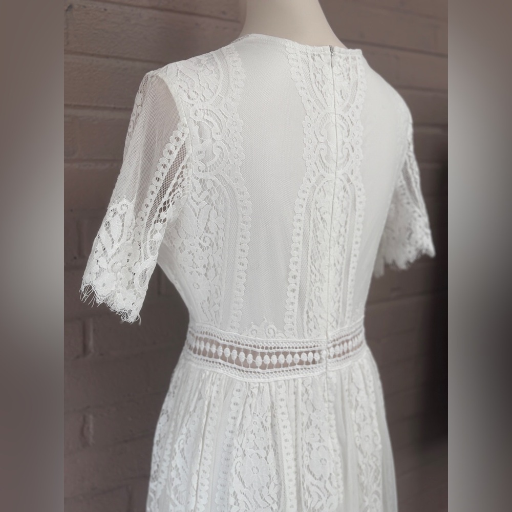 White Lace Dress - Picture 14 of 16